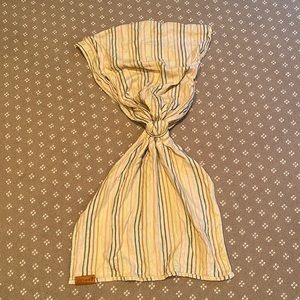 Beautiful Wildbird sling carrier